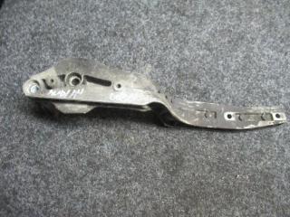 кронштейн (крепление) Audi A4 B5 1997, 2.6 л., i, бензин, МКПП, универсал, 8D0599289