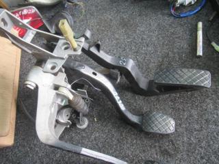 узел педальный (блок педалей) Audi A4 B5 1998, 2.4 л., i, бензин, МКПП, универсал, 8D1721117D