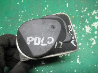 заслонка дроссельная Volkswagen Polo 4 поколение 2003, 1.2 л., i, бензин, 038133062N