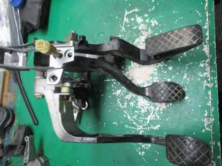 узел педальный (блок педалей) Volkswagen Passat B5 1998, 1.9 л., TDi, дизель, МКПП, универсал, 8D1721117D