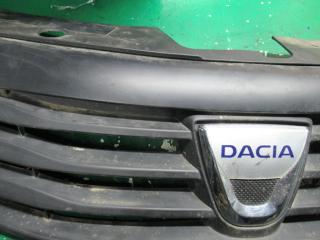 решетка радиатора Dacia Sandero 1 поколение 2009, 1.4 л., i, бензин, МКПП, хетчбэк 5 дв., 8200735104