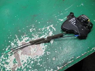 замок двери передней левой Toyota Corolla Verso 2 поколение AR10 2007, 2.2 л., дизель, МКПП, минивэн