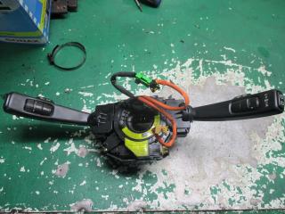 переключатель подрулевой (стрекоза) Volvo V50 1 поколение 2004, 2.0 л., дизель, МКПП, универсал, 30710342