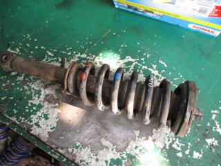 стойка передняя левая Kia Sorento 1 поколение 2005, 2.5 л., дизель, АКПП, внедорожник 5 дв.