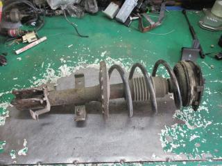 стойка передняя левая Renault Clio 2 поколение [2-й рестайлинг] 2006, 1.5 л., дизель, МКПП, хетчбэк 5 дв.