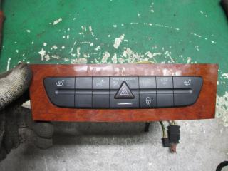 кнопка аварийной сигнализации Mercedes-Benz E-Класс W211/S211 [рестайлинг] 2007, 2.2 л., дизель, АКПП, седан