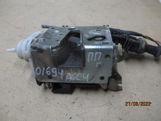 замок двери передней правой Audi A6 4A/C4 1996, 2.0 л., бензин, МКПП, седан