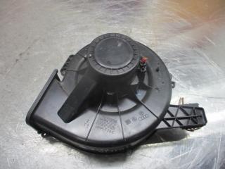 моторчик печки Volkswagen Polo 4 поколение 2003, 1.2 л., бензин, МКПП, хетчбэк 5 дв., 6Q1820015E