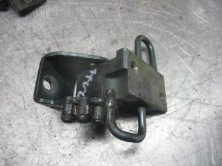 петля двери Volkswagen Touareg 1 поколение 2005, 3.0 л., дизель, АКПП, хетчбэк 5 дв., 7L0831411