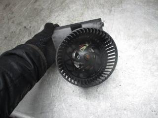 моторчик печки Volkswagen Golf 3 поколение 1998, 1.6 л., бензин, МКПП, хетчбэк 5 дв., 1J1819021A