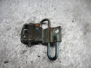 петля двери Volkswagen Passat B5 [рестайлинг] 2002, 1.9 л., дизель, МКПП, универсал, 4B0831411B