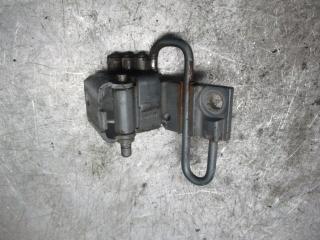 петля двери Audi A6 4B/C5 1998, 4B0831411A