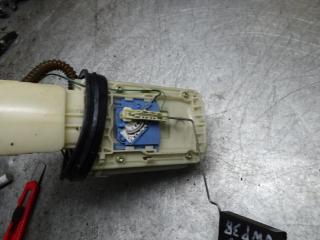 насос топливный Volkswagen Passat B5 1998, 2.3 л., бензин, МКПП, седан, 8E0919051A