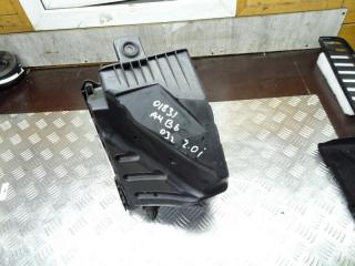 корпус воздушного фильтра Audi A4 B6 2003, 2.0 л., бензин, МКПП, седан, 06B133837P