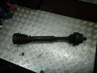 полуось передняя левая (приводной вал, ШРУС) Volkswagen Passat B5 1999, 1.8 л., бензин, МКПП, универсал