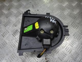 моторчик печки Volkswagen Passat B5 1999, 1.8 л., бензин, МКПП, универсал, 8D1819021B