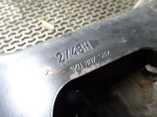 усилитель бампера переднего Volkswagen Golf 5 поколение 2007, 1.9 л., дизель, МКПП, хетчбэк 5 дв., 1K0807582