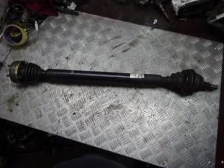 полуось передняя правая (приводной вал, ШРУС) Volkswagen Golf 4 поколение 2002, 1.6 л., бензин