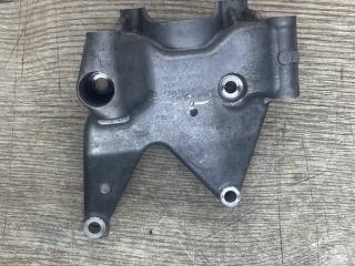 кронштейн (крепление) Porsche Macan 1 поколение 2019, 3.0 л., бензин, правый руль, 06M903143