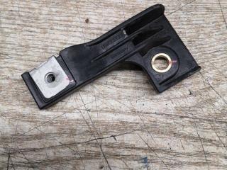 Кронштейн накладки на порог Porsche Macan 1 поколение 2019, 3.0 л., бензин, правый руль, 95B825352C