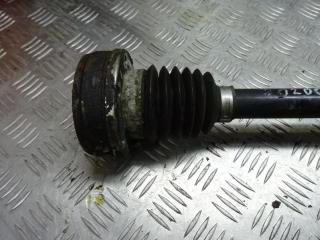 полуось (приводной вал, ШРУС) Volkswagen Polo 4 поколение 2005, 1.2 л., бензин, МКПП, хетчбэк 5 дв., 6Q0407271AT