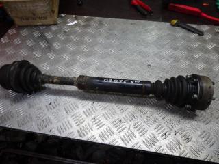 полуось передняя правая (приводной вал, ШРУС) Volkswagen Passat B5 2000, 1.6 л., бензин, МКПП, седан
