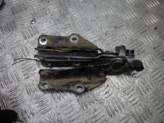 петля капота Volkswagen Transporter T5 2005, 2.5 л., дизель, АКПП, микроавтобус, 7H0823302D, 7H0823301D