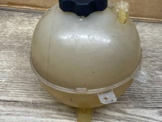 бачок расширительный Chevrolet Equinox 3 поколение 2018, 1.5 л., бензин, 23386455