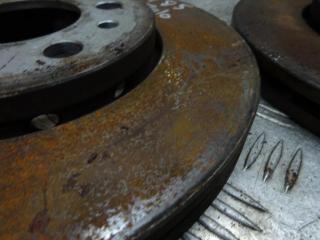 диск тормозной передний Volkswagen Polo 4 поколение 2004, 1.2 л., бензин, МКПП, хетчбэк 5 дв.