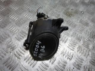 фонарь противотуманный правый Audi A4 B6 2004, 8E0941700B