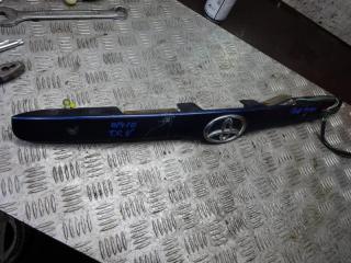 подсветка номера Toyota Corolla Verso 1 поколение E121 2003, 2.0 л., дизель, МКПП, хетчбэк 5 дв., 7680113110