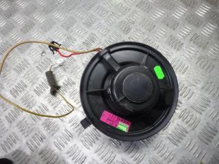 моторчик печки Volkswagen Polo 3 поколение 1998, 1.6 л., бензин, МКПП, хетчбэк 5 дв., 6N1819021