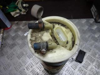 насос топливный Audi A4 B6 2004, 2.0 л., бензин, 8E0919051