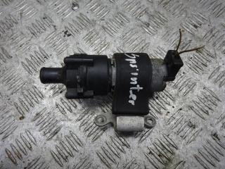 насос антифриза дополнительный Mercedes-Benz Sprinter 1 поколение (W901-905) [рестайлинг] 2002, 2.2 л., дизель, 0018351364