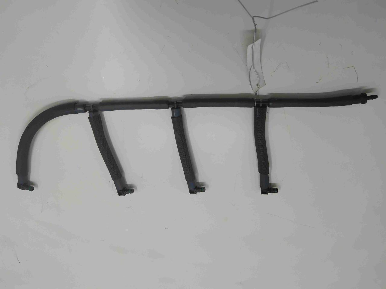 трубка обратки форсунок SEAT Ibiza 4 поколение 2012, 1.6 л., TD, дизель, МКПП, передний привод - фото №1