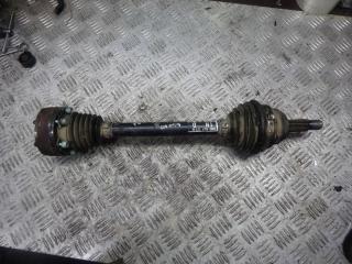 полуось передняя левая (приводной вал, ШРУС) Volkswagen Polo 3 поколение [рестайлинг] 2001, 1.4 л., бензин, МКПП, хетчбэк 5 дв., 6N0407271H