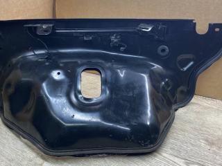 тепловой экран моторного отсека Porsche Macan 1 поколение 2018, 3.0 л., бензин, АКПП, полный привод, правый руль, 95B819523