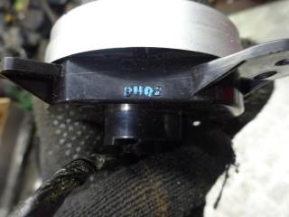 кнопка ручного тормоза (ручника) Mitsubishi Outlander 2 поколение 2008, 2.2 л., дизель, МКПП, внедорожник 5 дв.