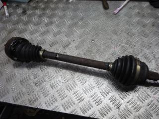 полуось передняя левая (приводной вал, ШРУС) Volkswagen Golf 4 поколение 2003, 1.6 л., бензин