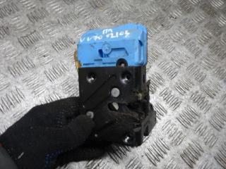 замок двери передней левой Volvo V70 2 поколение 2004, 2.4 л., дизель, МКПП, универсал, 8650544