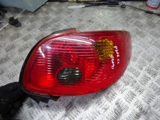 фонарь задний правый Peugeot 206 1 поколение 2001, 2.0 л., бензин, МКПП, кабриолет