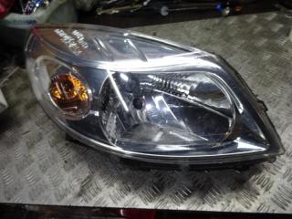 фара правая Dacia Sandero 1 поколение 2009, 1.4 л., бензин, МКПП, хетчбэк 5 дв., 8200733877