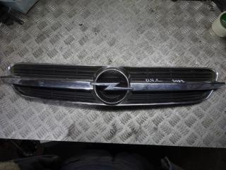 решетка радиатора Opel Vectra C 2004, 13106811