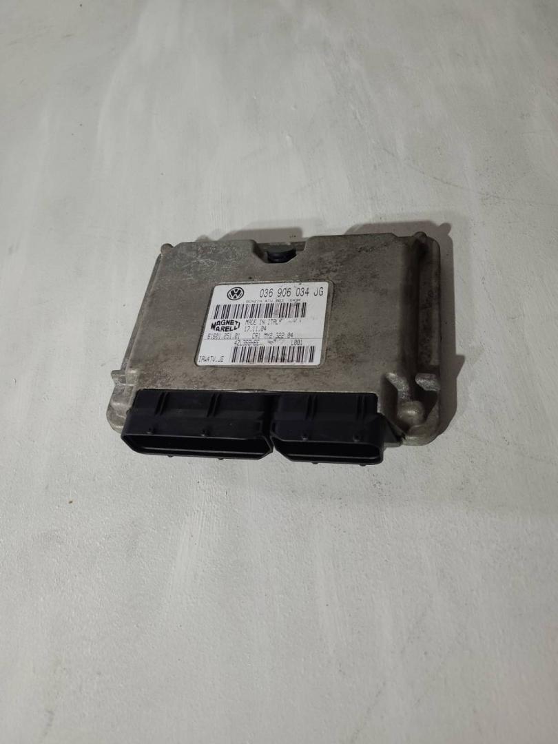 блок управления двигателем SEAT Ibiza 3 поколение 2004, 1.4 л., BKY, бензин, 5МКПП, серебристый, хетчбэк 3 дв., передний привод, 036906034JG - фото №1