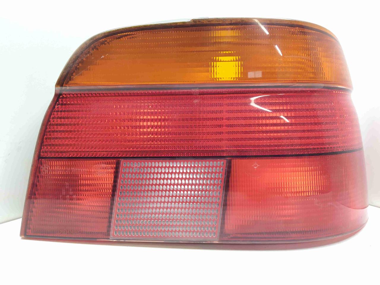 фонарь задний правый BMW 5 серия E39 1999, 2.5 л., i, бензин, МКПП, седан, задний привод, 8358032 - фото №1