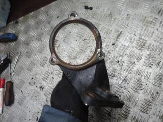 кронштейн полуоси Nissan X-Trail T30 [рестайлинг] 2005, 2.2 л., дизель, МКПП, внедорожник 5 дв.