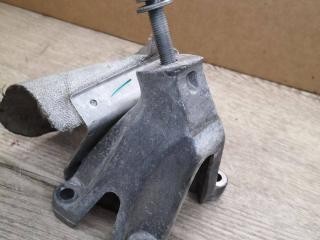 кронштейн двигателя Porsche Macan 1 поколение 2015, 3.0 л., дизель, 8K0199307BJ