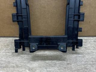 кронштейн (крепление) Porsche Macan 1 поколение 2015, 3.0 л., дизель, 95B863531