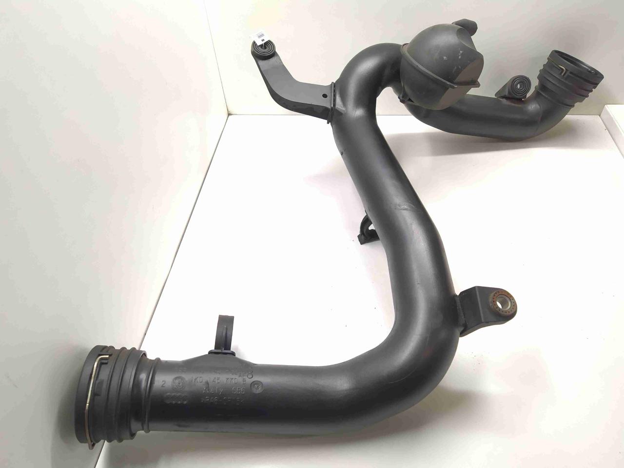 патрубок интеркулера Volkswagen Passat B6 2006, 1.9 л., TD, дизель, МКПП, передний привод, 1K0145770B, 1K0145762 - фото №1