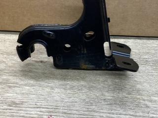 кронштейн (крепление) Porsche Macan 1 поколение 2015, 3.0 л., дизель, 95B886185